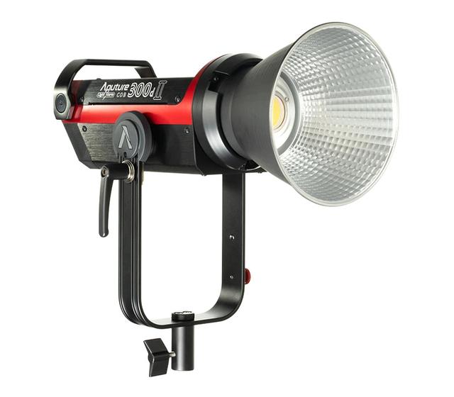 Осветитель Aputure LS C300d II V-mount, светодиодный, 300 Вт, 5600К