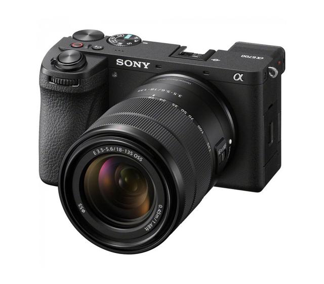 Беззеркальный фотоаппарат Sony Alpha a6700 M Kit 18-135mm, черный