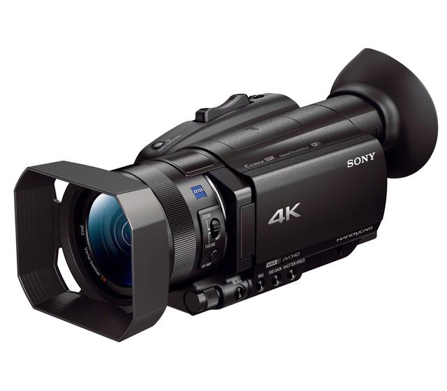 Видеокамера Sony FDR-AX700 (уцененный)