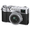 Компактный фотоаппарат Fujifilm X100V серебристый.