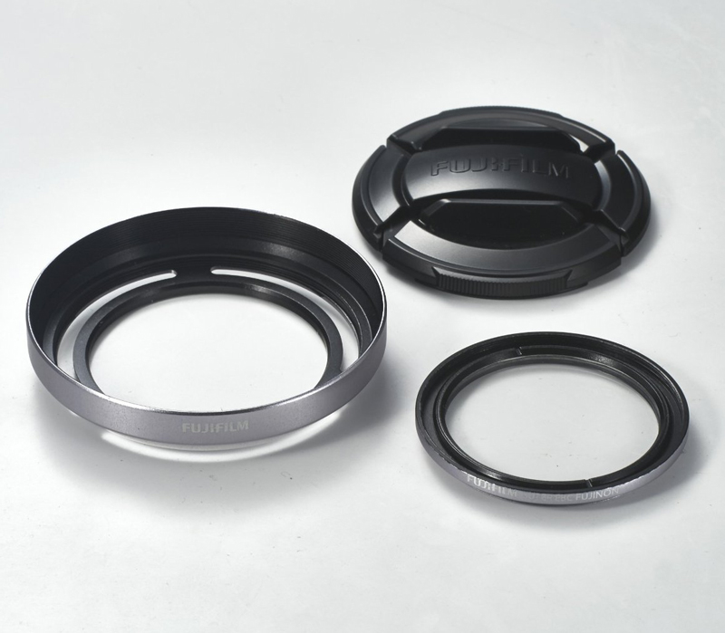 Набор Fujifilm LHF-X20 Silver: бленда, защитный фильтр и крышка объектива для X30, X20, X10