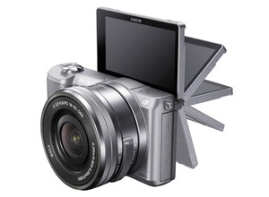 Беззеркальный фотоаппарат Sony Alpha a5000 + 16-50 PZ Silver kit