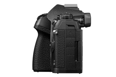 Беззеркальный фотоаппарат Olympus OM-D E-M1 Mark III Body черный