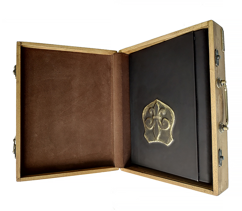 Фотоальбом Tezoro «Гербовая Лилия», 23х30 см, 80 страниц, натуральная кожа + кейс от Яркий Фотомаркет