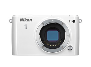 Беззеркальный фотоаппарат Nikon 1 S1 Kit  +  11-27.5  белый + карточка 8Gb +чехол + кабель