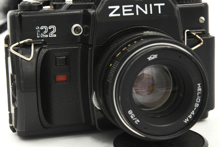 Зеркальный фотоаппарат Зенит 122 + Гелиос 44М (состояние 4)