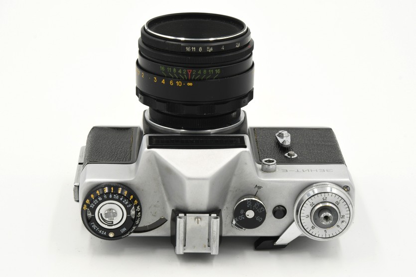 Зеркальный фотоаппарат Зенит Е + Гелиос 44m2 (состояние 4)