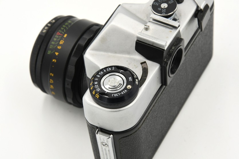 Зеркальный фотоаппарат Зенит Е + Гелиос 44m2 (состояние 4)