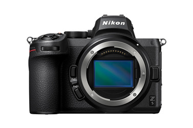 Беззеркальный фотоаппарат Nikon Z5 Body + FTZ адаптер