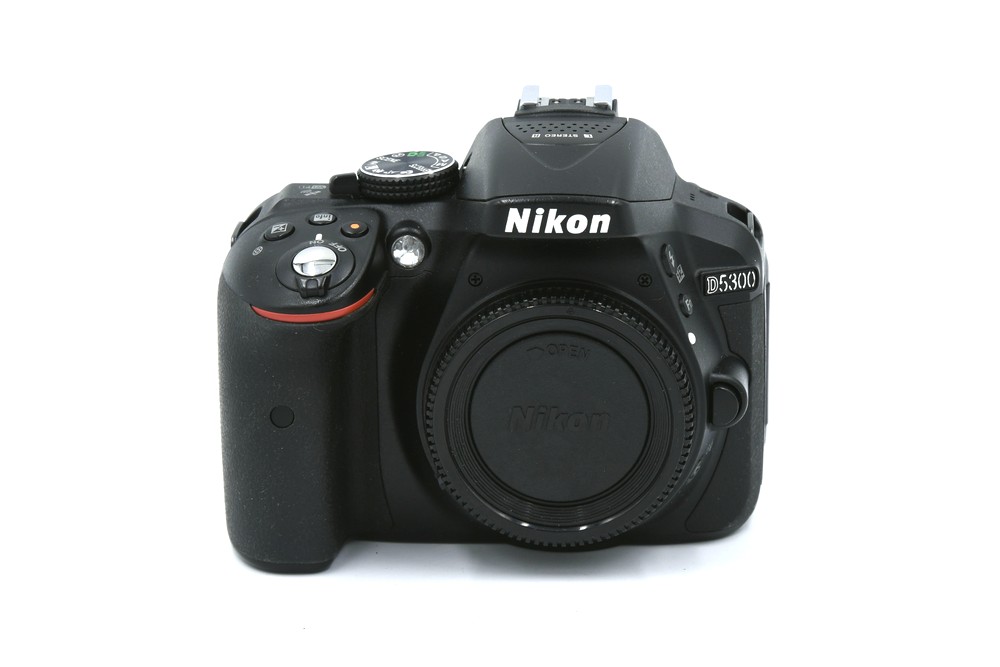 Зеркальный фотоаппарат NIKON D5300 body (состояние 5)