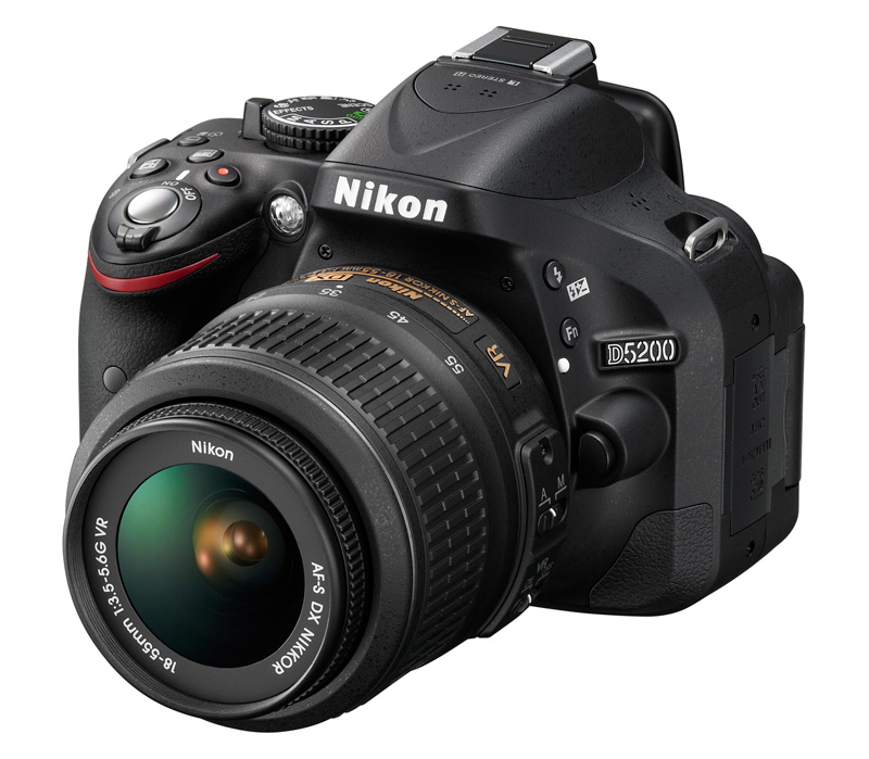 Зеркальный фотоаппарат Nikon D5200 Kit с 18-55 AF-S DX G VR+EN-EL14+ карта памяти 8GB + фотосумка