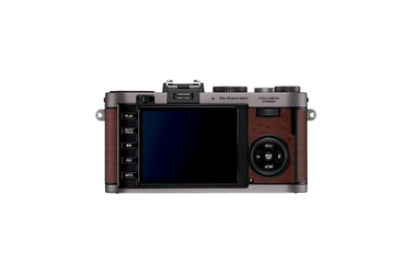 Компактный фотоаппарат Leica X2 a la carte TITAN, Chestnut