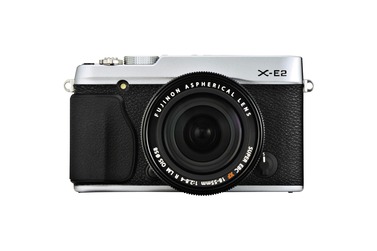 Фотоаппарат со сменной оптикой Fujifilm X-E2 + 18-55 Silver kit