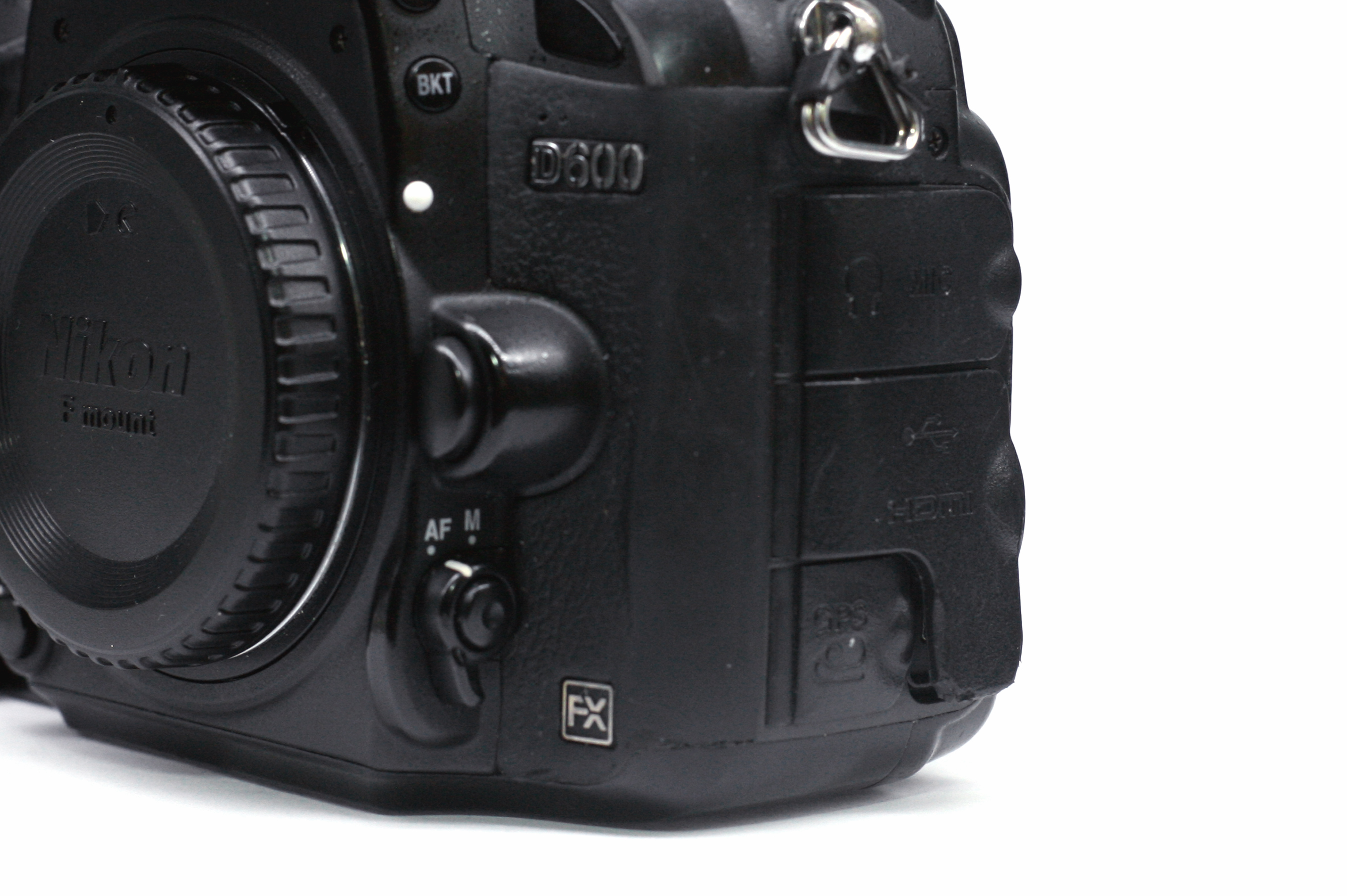 Зеркальный фотоаппарат Nikon D600 body  (б/у, состояние 3) s/n 6089276 от Яркий Фотомаркет