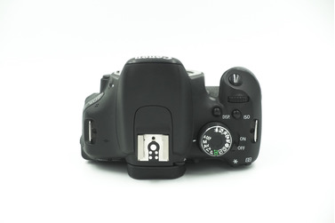 Зеркальный фотоаппарат Canon EOS 600D Body (состояние 4)