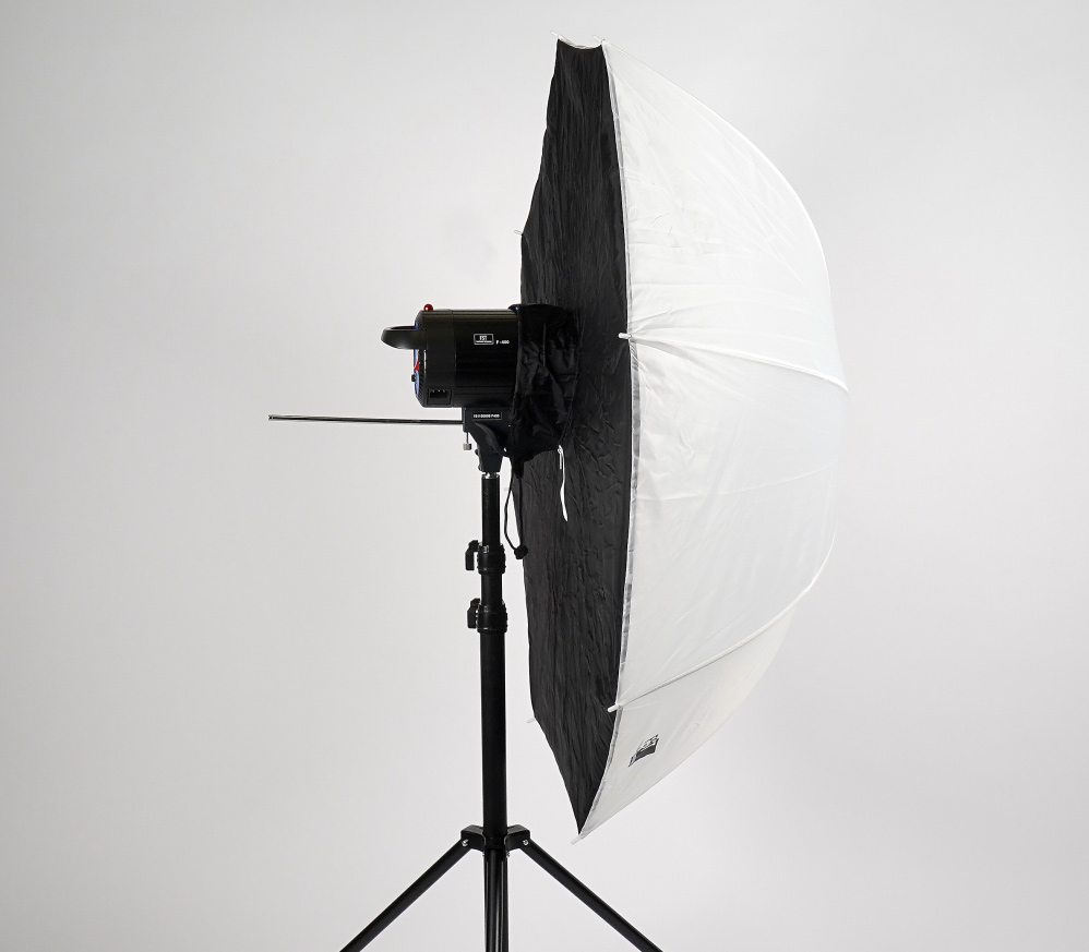 Фотозонт FST UTB-90, 90 см, просветной, с черным задником
