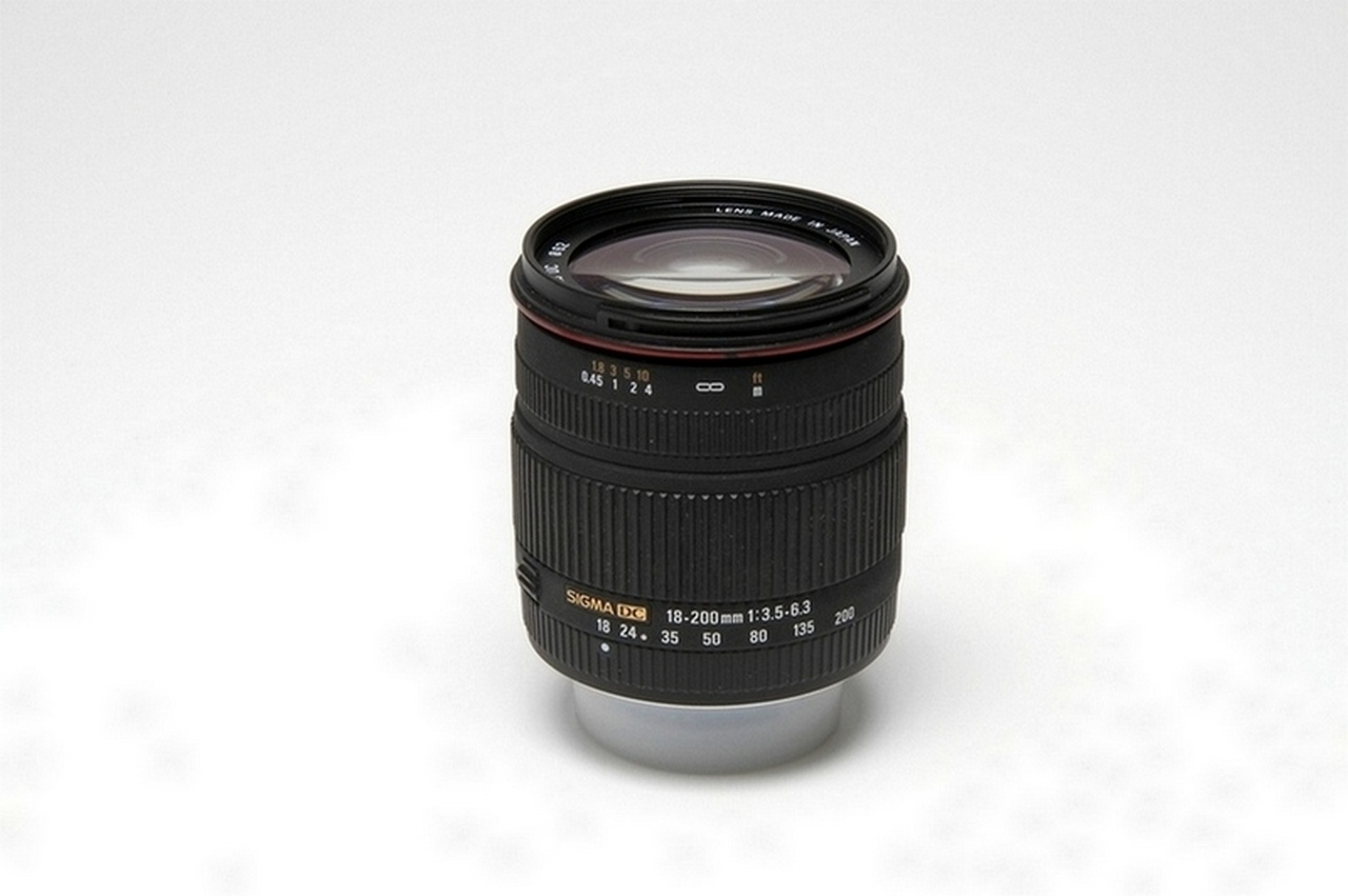 Sigma 18-200/3.5-6.3 Nikon(б.у. состояние 4)