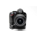 Nikon D5100 + 18-55 + MB-D51