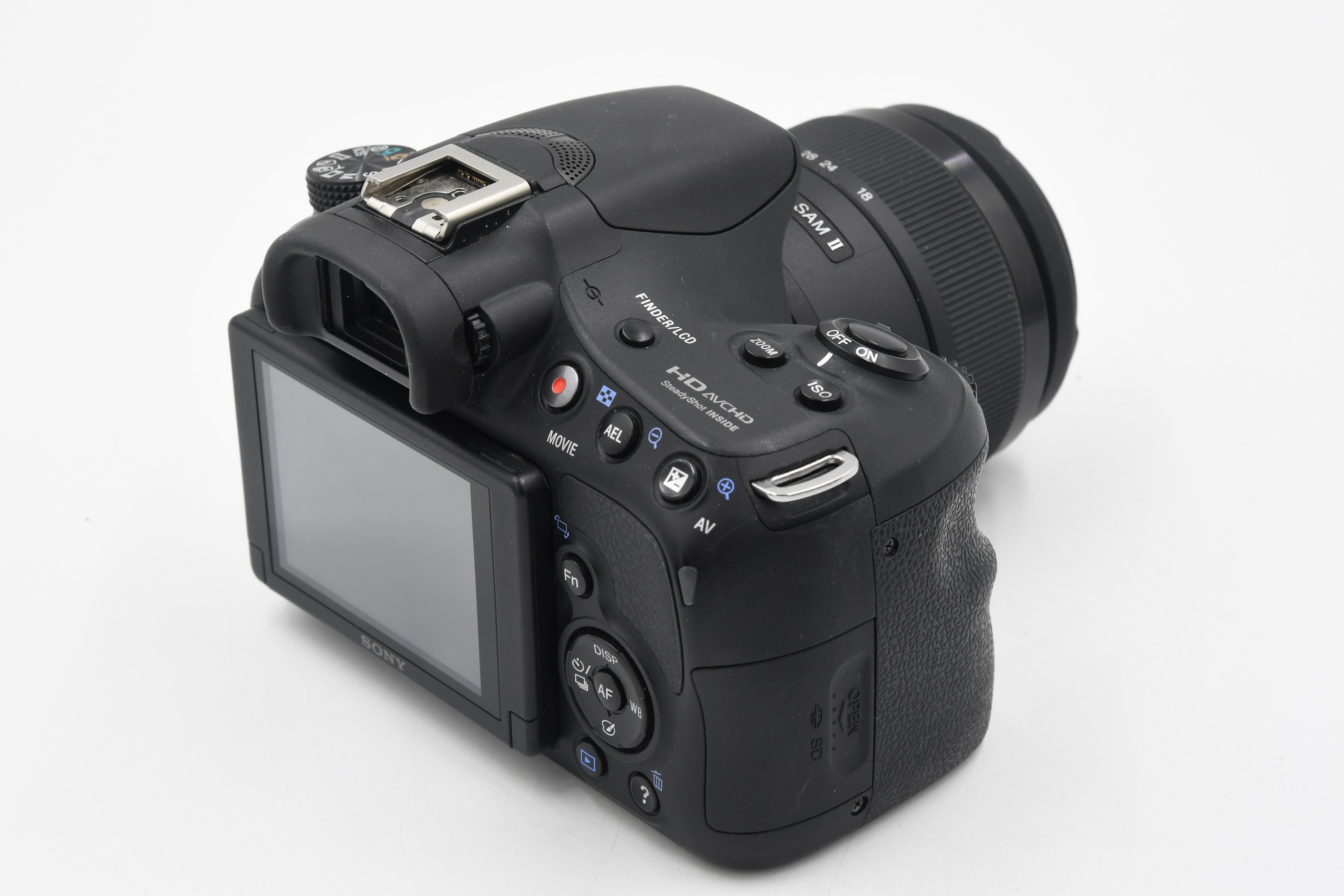 Зеркальный фотоаппарат Sony Alpha SLT-A58 + 18-55/3.5-5.6 DT SAM II (б.у. состояние 5) от Яркий Фотомаркет