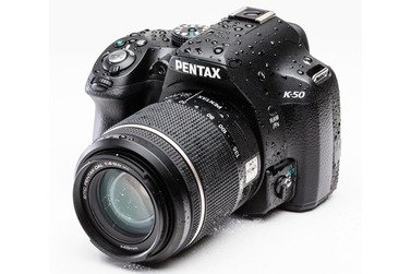 Зеркальный фотоаппарат Pentax K-50 kit + DA 18-55 WR + DA 50-200 WR черный