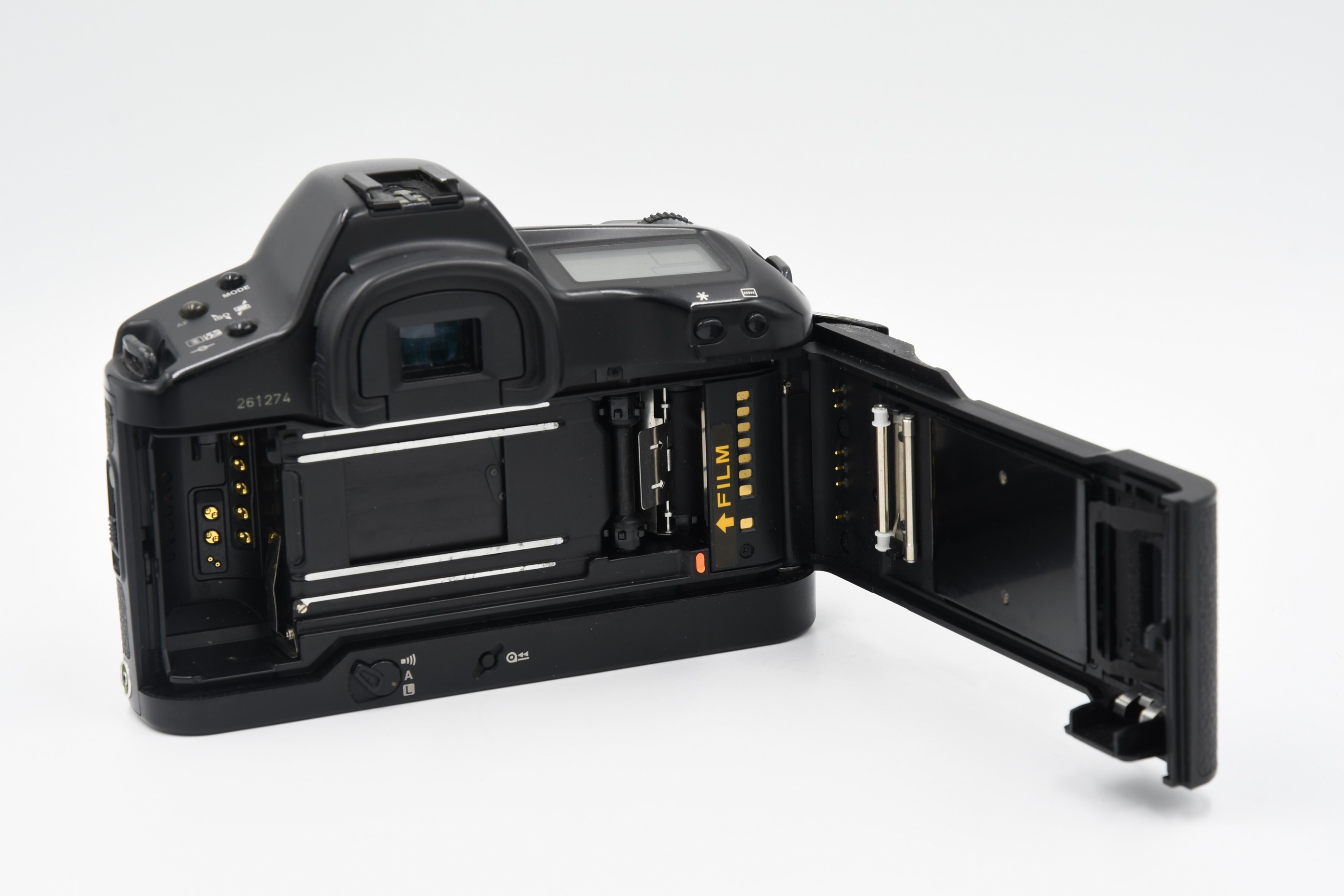  Canon EOS 1N (..  5)