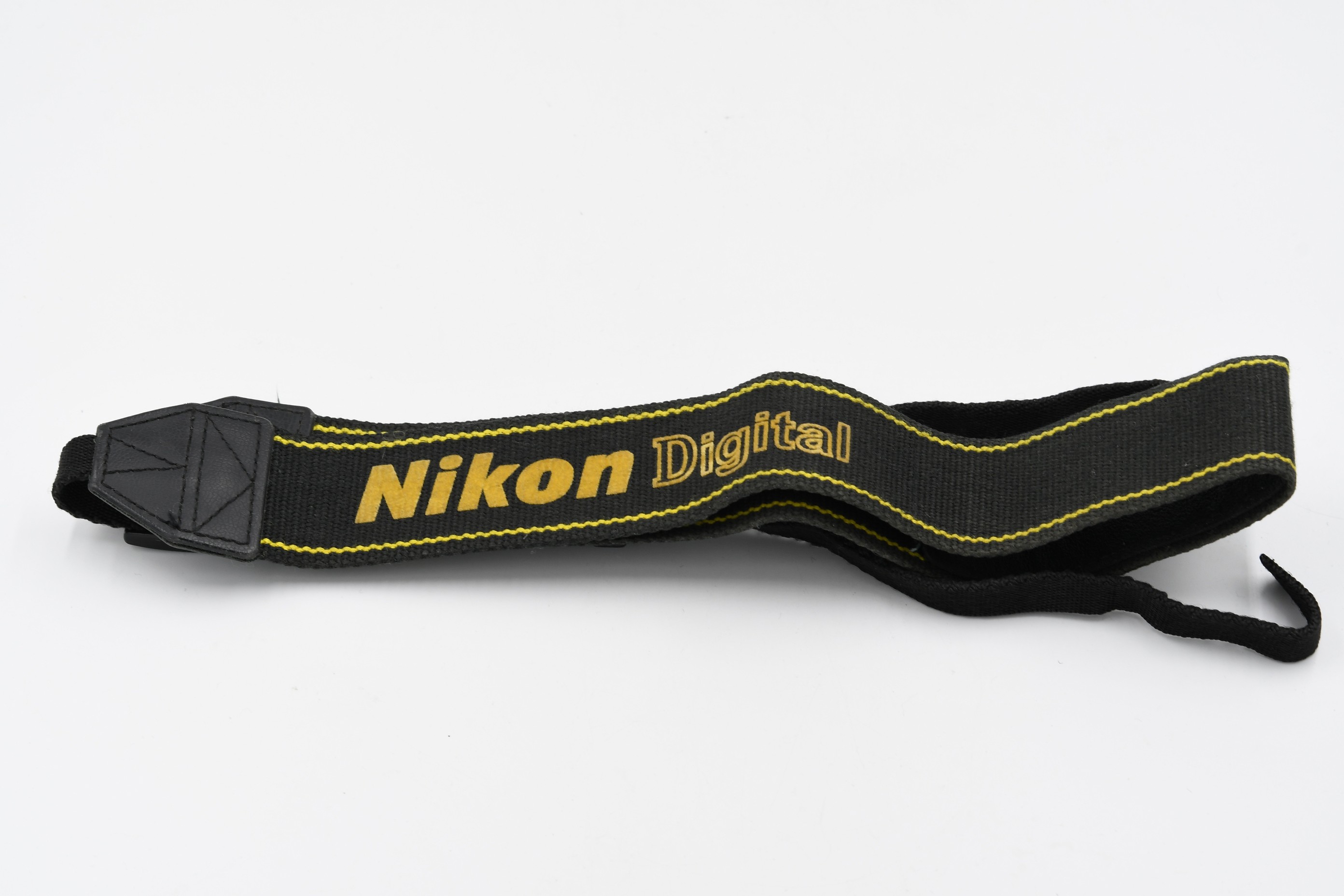 Ремень Nikon Digital, чёрный, широкий (35мм) (состояние 5)