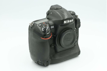 Зеркальный фотоаппарат Nikon D4 body (состояние 4)