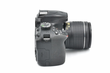 Зеркальный фотоаппарат Nikon D3400 Kit AF-P 18-55mm f/3.5-5.6 VR (состояние 4)