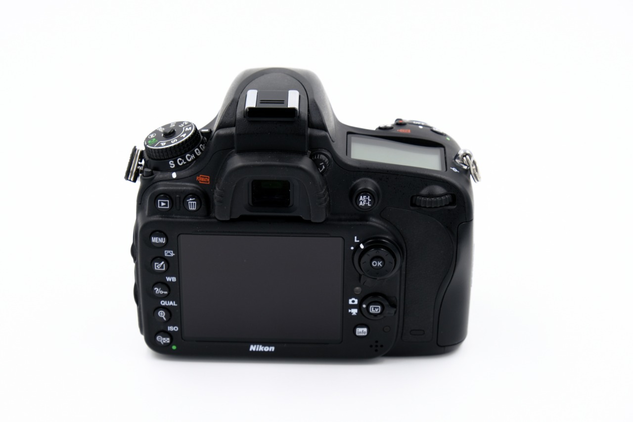 Зеркальный фотоаппарат Nikon D610 body (состояние 5-)