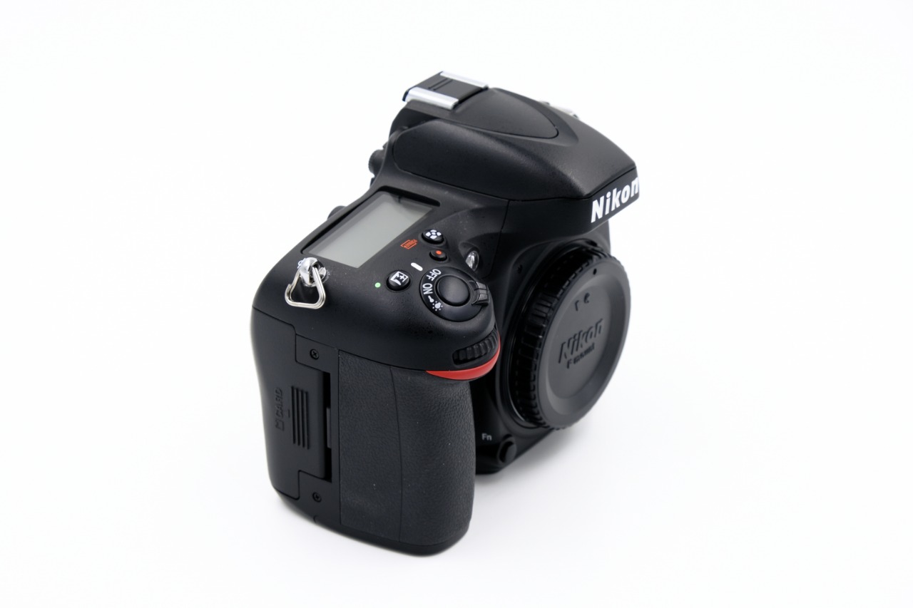 Зеркальный фотоаппарат Nikon D610 body (состояние 5-)