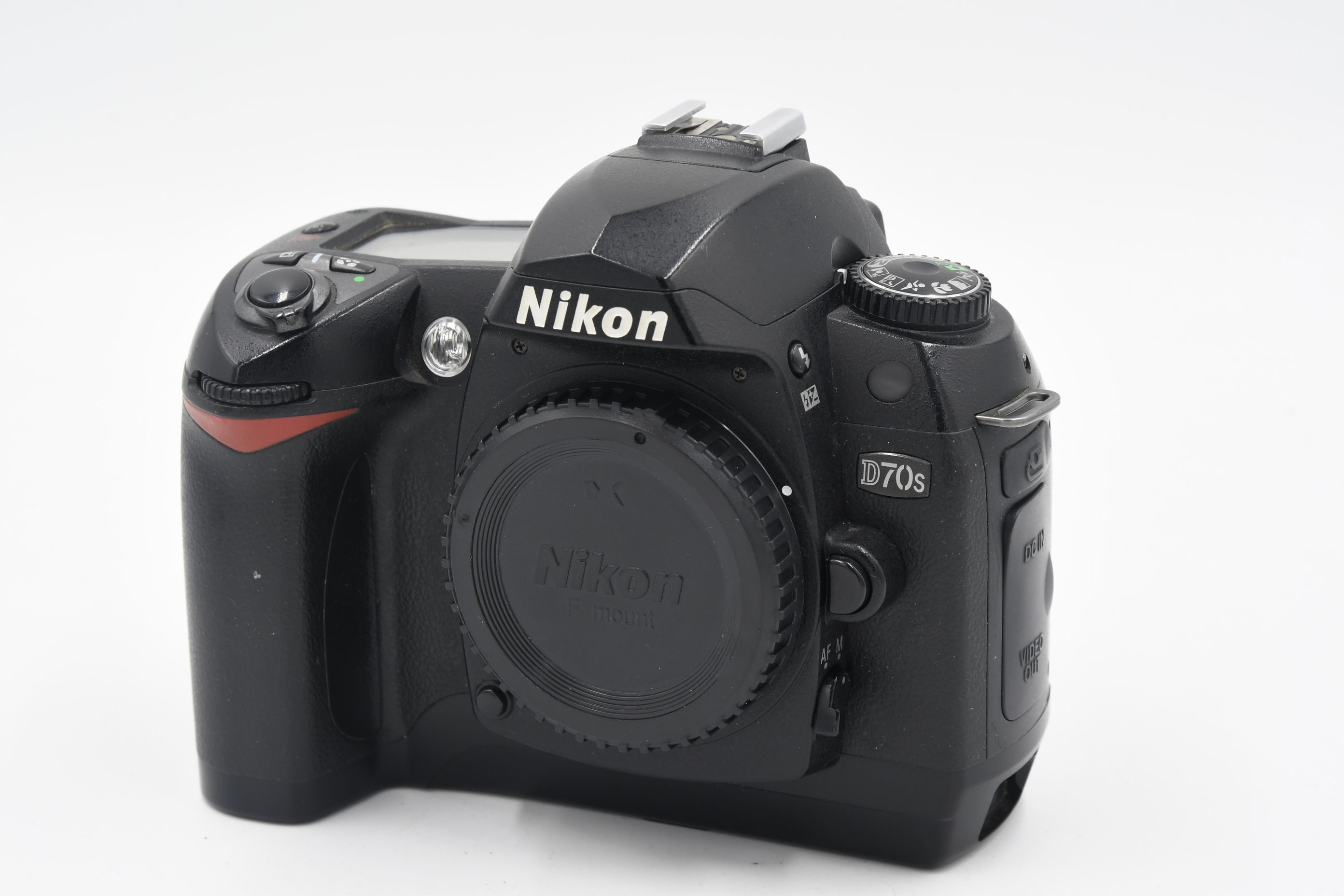 Зеркальный фотоаппарат Nikon D70s Body (состояние 5)