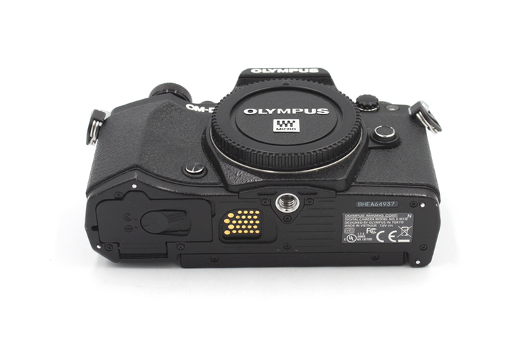 Беззеркальный фотоаппарат Olympus OM-D E-M5 II Body Black (состояние 4)