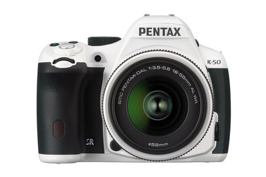 Зеркальный фотоаппарат Pentax K-50 kit + DA L 18-55 WR белый