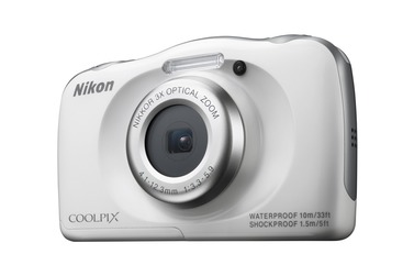Компактный фотоаппарат Nikon Coolpix S33 белый + рюкзак