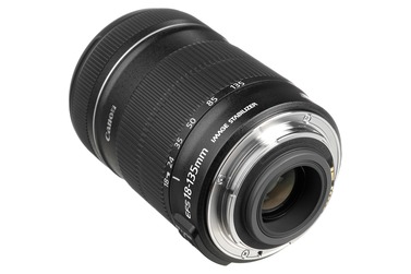 Объектив Canon EF-S 18-135mm f/3.5-5.6 IS