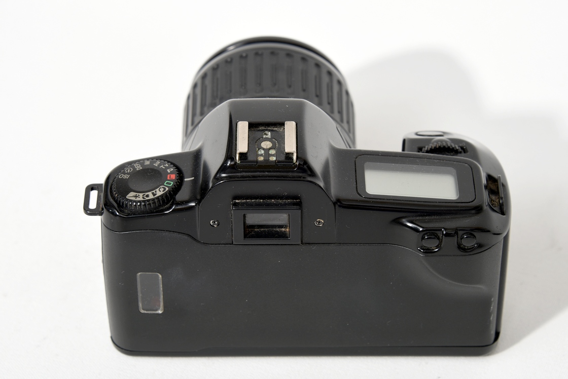 Зеркальная фотокамера Canon EOS 1000 + 35-80 (б.у, состояние 5) от Яркий Фотомаркет