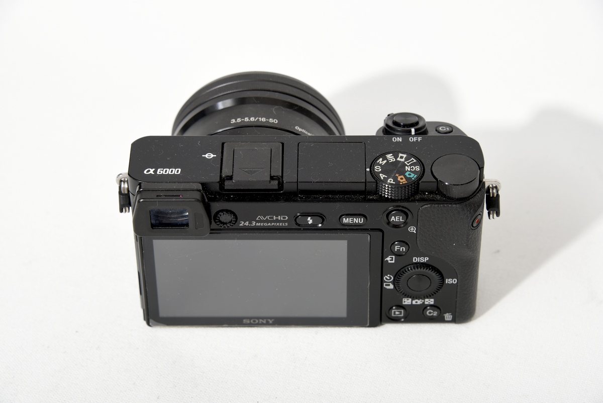Системная фотокамера Sony A6000 + 16-50 black (состояние 5) от Яркий Фотомаркет