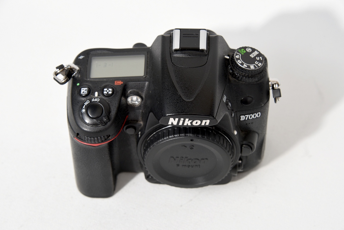 Зеркальная фотокамера Nikon D7000 body (состояние 5-) от Яркий Фотомаркет