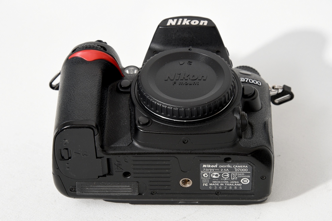 Зеркальная фотокамера Nikon D7000 body (состояние 5-) от Яркий Фотомаркет