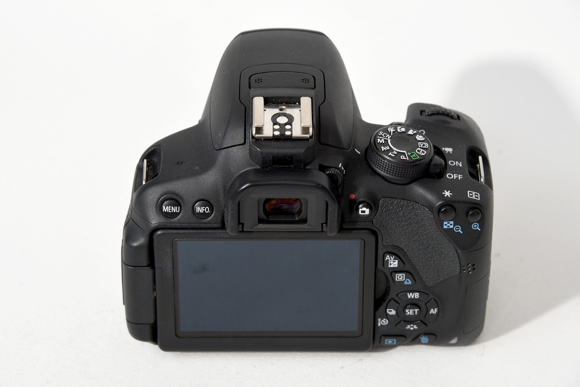 Зеркальная фотокамера Canon EOS 700D body (состояние 5) от Яркий Фотомаркет