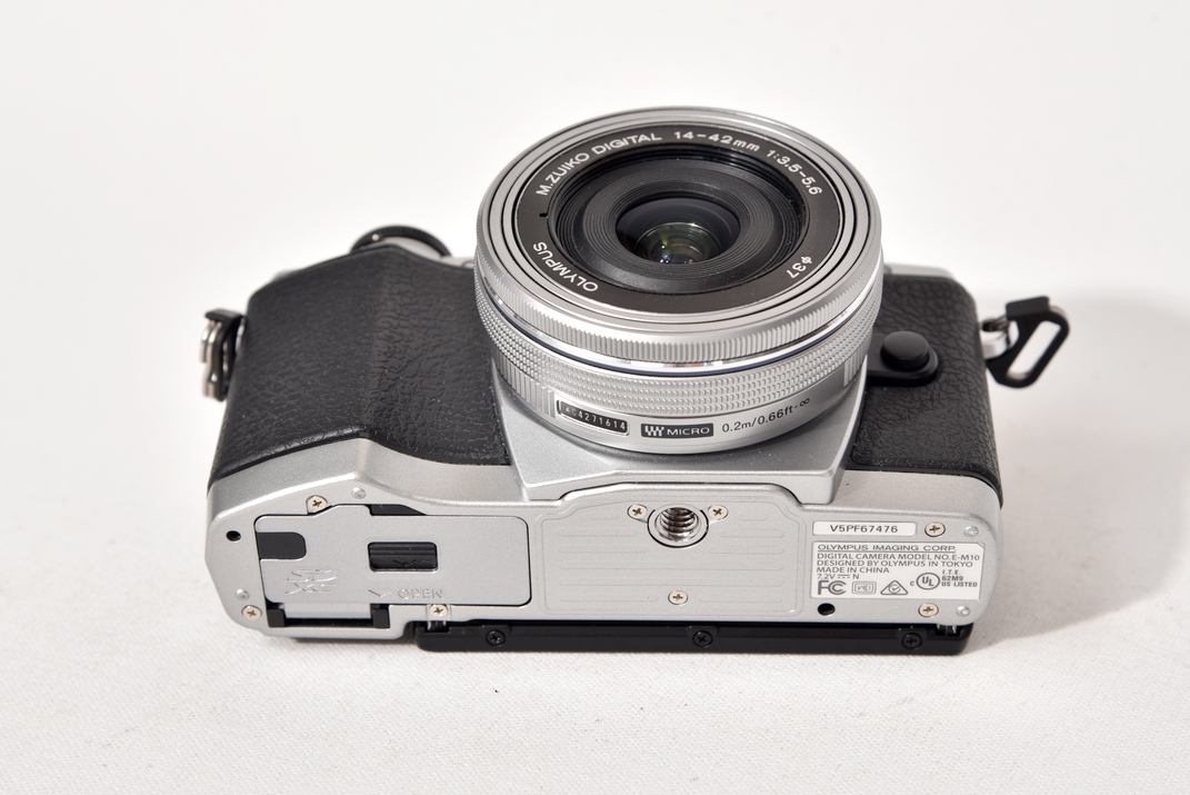 Системный фотоаппарат Olympus OM-D E-M10 + 14-42 EZ (б.у.состояние 5) от Яркий Фотомаркет