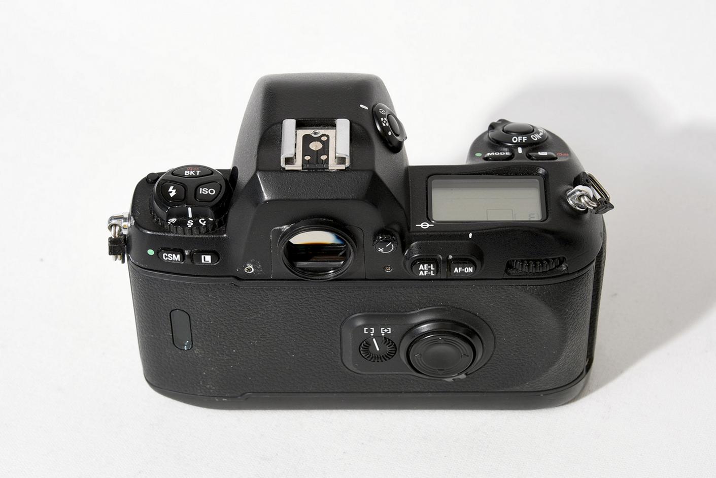 Зеркальная фотокамера Nikon F100 body (б.у.состояние 5) от Яркий Фотомаркет