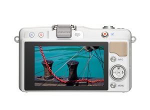Беззеркальный фотоаппарат Olympus Pen E-PM2 + 14-42 II R + BCL 15/8 White kit