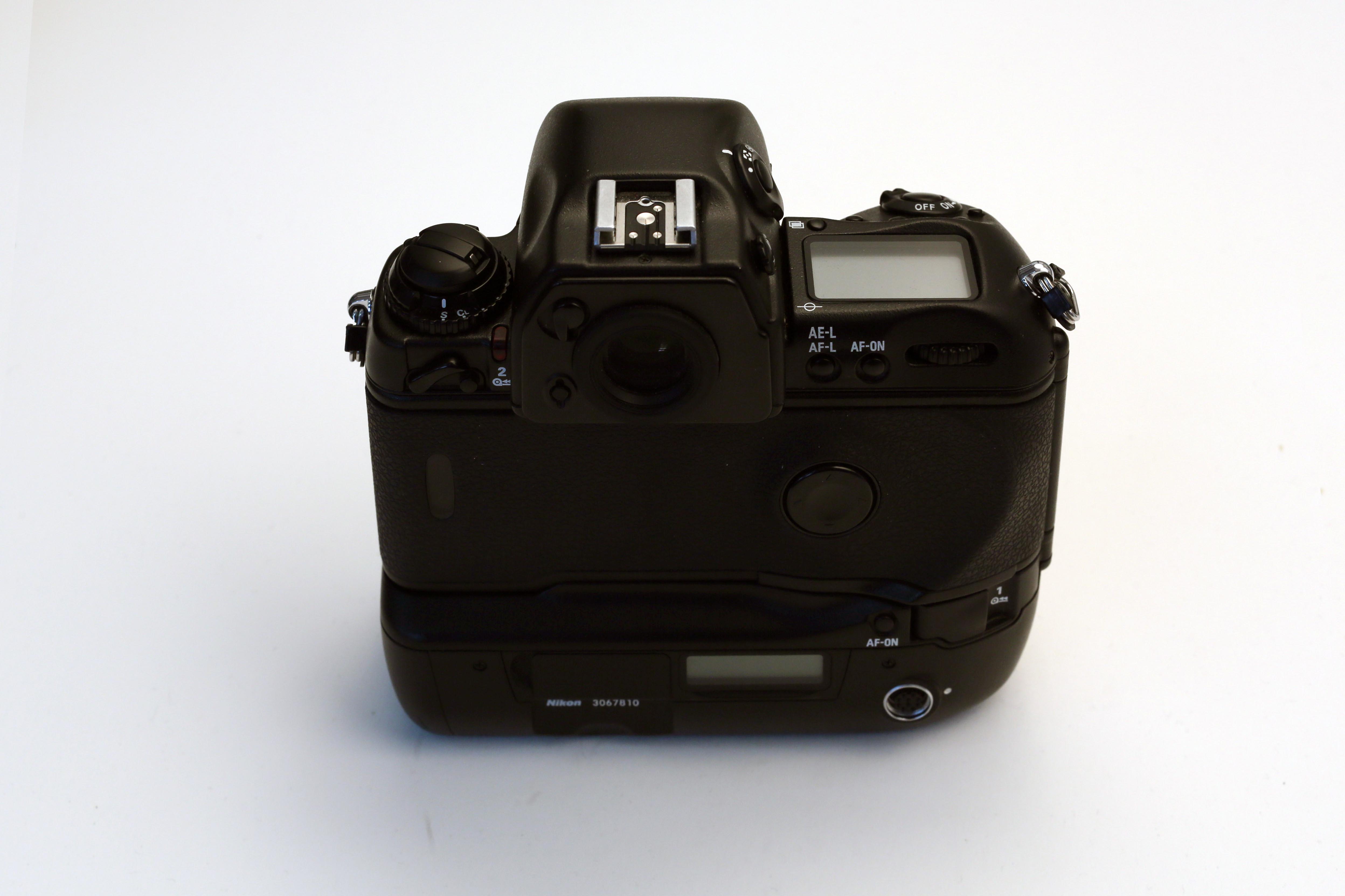 Зеркальный фотоаппарат Nikon F5 (б/у, состояние 5) от Яркий Фотомаркет