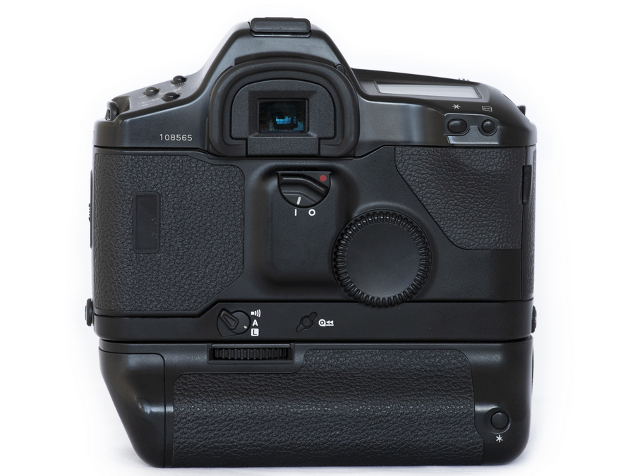 Зеркальный фотоаппарат Canon EOS 1N body  (б.у. состояние 5) от Яркий Фотомаркет