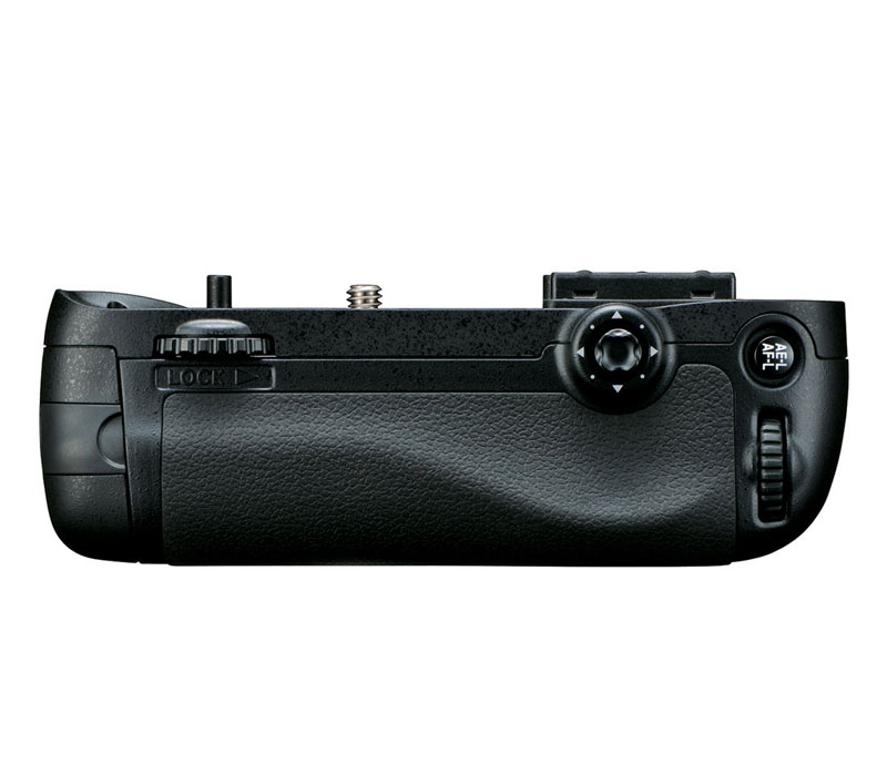 Батарейный блок Nikon MB-D15 для D7100, D7200
