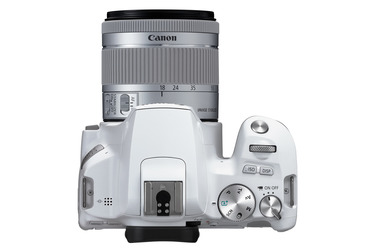 Зеркальный фотоаппарат Canon EOS 250D Kit 18-55 IS STM, белый