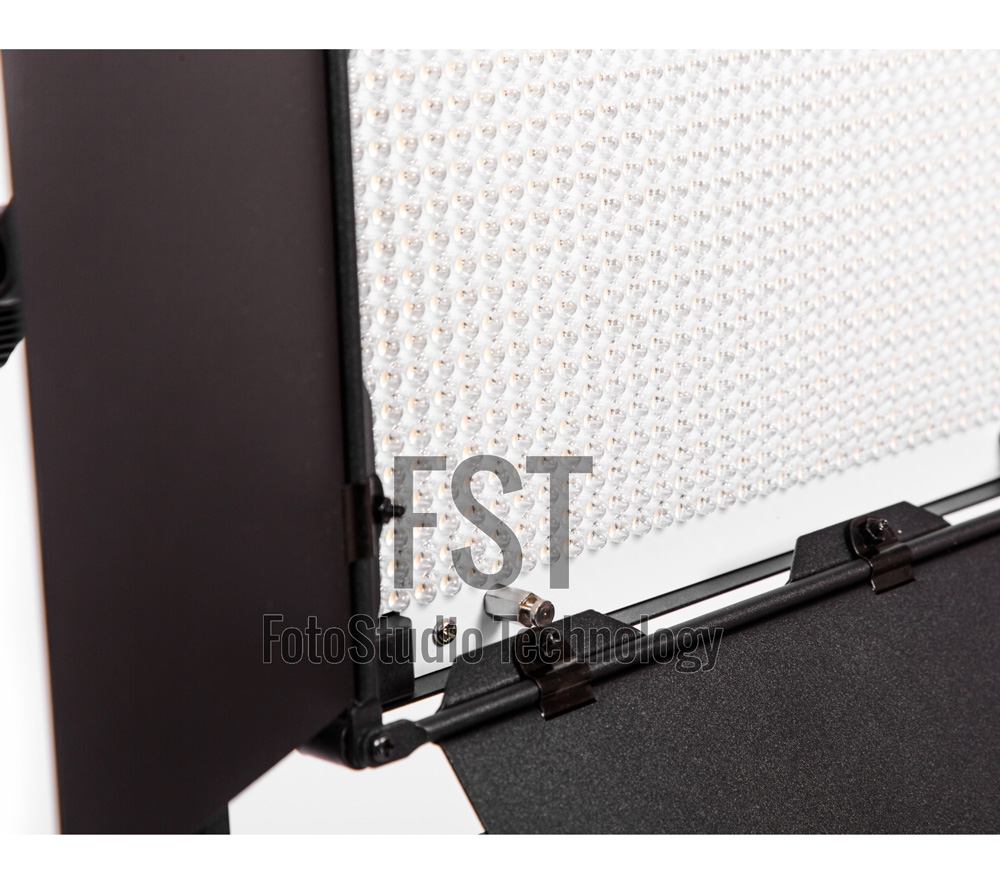 Светодиодная панель FST LP-1024, 64 Вт, 3840 лм, 3200-5600К от Яркий Фотомаркет