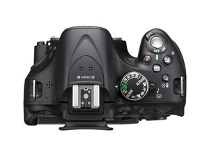 Зеркальный фотоаппарат Nikon D5200 Kit с 18-140 AF-S DX G VR
