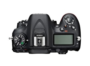 Зеркальный фотоаппарат Nikon D7100 Body +  карта памяти 16GB + EN-EL15